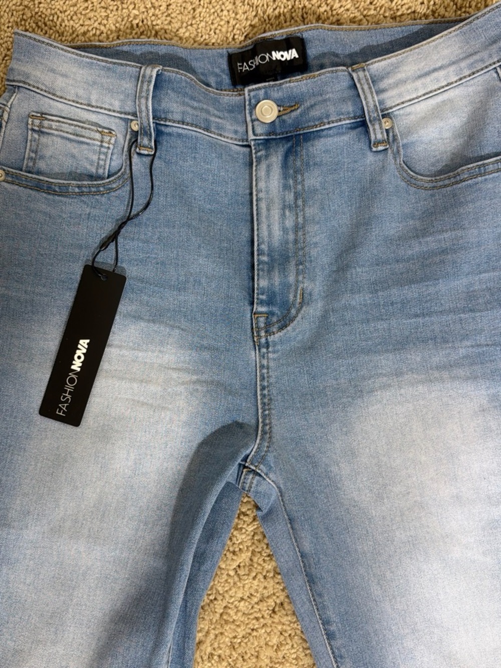 NWT Fashion Nova Dare To Flare High Rise Jeans - Size 11👖 - Picture 3 of 5